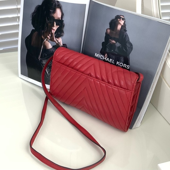 Michael Kors Quilted Red Leather Crossbody Bag - Picture 3 of 10